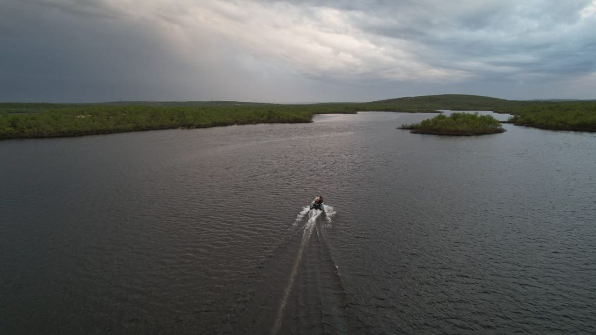 Пока на море качка, умчал в неведанные дали 🏝